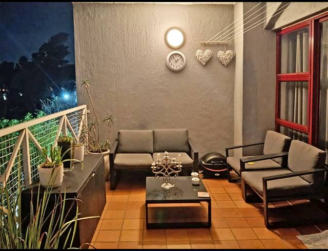 2 BEDROOM APARTMENT FOR SALE IN NORTHCLIFF